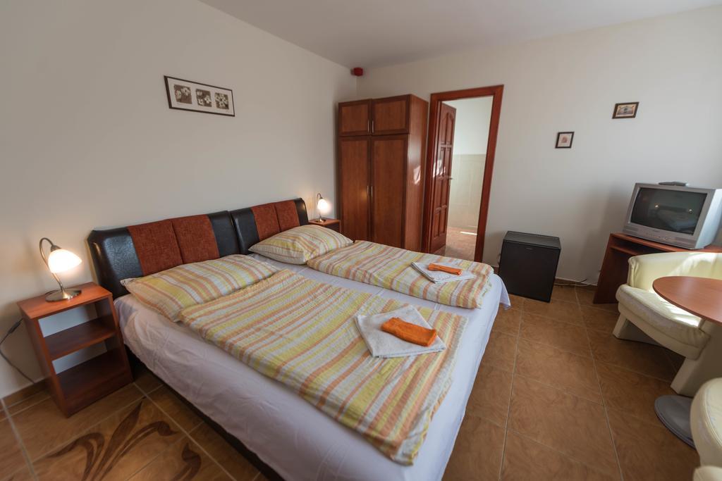 Marina Panzio Hotel Siofok Exterior photo